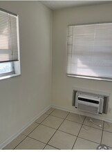 702 N L St in Lake Worth Beach, FL - Foto de edificio - Building Photo