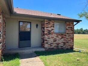 104 Crawford Ct in Norman, OK - Building Photo - Building Photo
