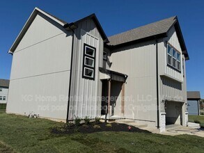 18552 Mahaffie St in Spring Hill, KS - Building Photo - Building Photo