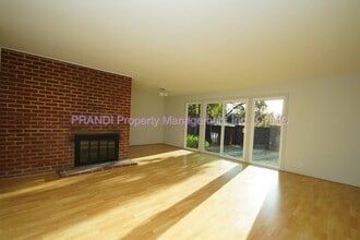 525 Las Colindas Rd in San Rafael, CA - Building Photo - Building Photo