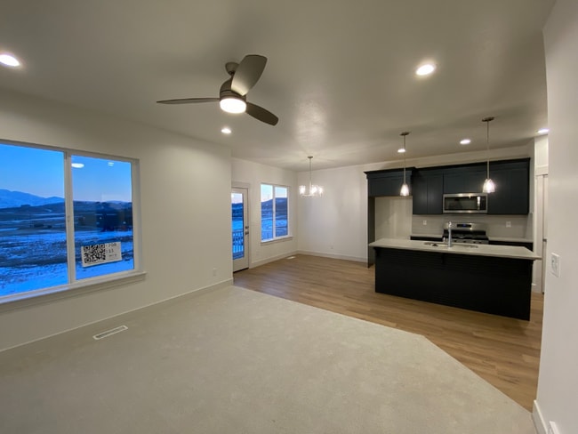 4116 W 1530 N in Lehi, UT - Foto de edificio - Building Photo