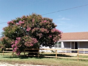 51 Private Rd 901 in Florence, TX - Building Photo - Building Photo