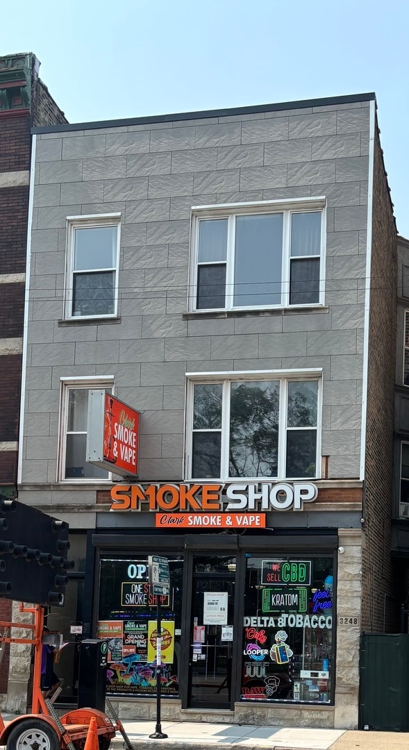 property at 3248 N Clark St