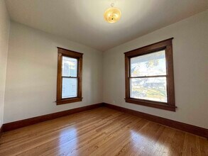 617 Splitlog Ave in Kansas City, KS - Building Photo - Building Photo