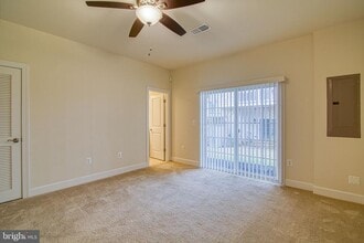 6034 Camerons Ferry Dr in Haymarket, VA - Building Photo - Building Photo