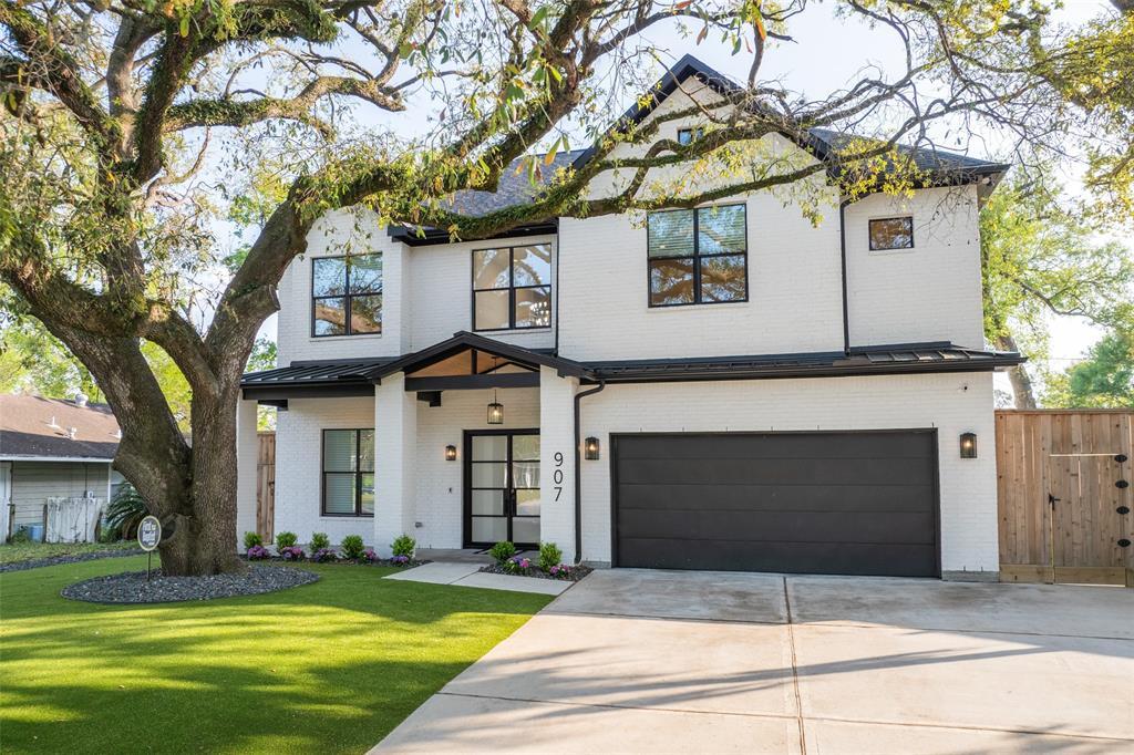 907 W 43rd St in Houston, TX - Building Photo