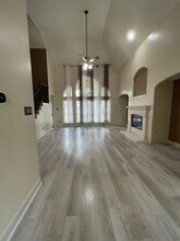 1759 Lakeside Enclave Dr in Houston, TX - Building Photo - Building Photo