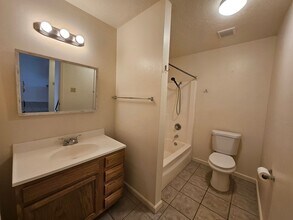 1125 Louisiana Blvd SE in Albuquerque, NM - Building Photo - Building Photo