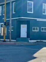 627 N Division St in Davenport, IA - Building Photo