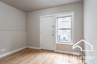 5662 N Ridge Ave in Chicago, IL - Foto de edificio - Building Photo