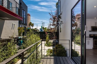 489 Washington Blvd, Unit 2 in Marina Del Rey, CA - Building Photo - Building Photo
