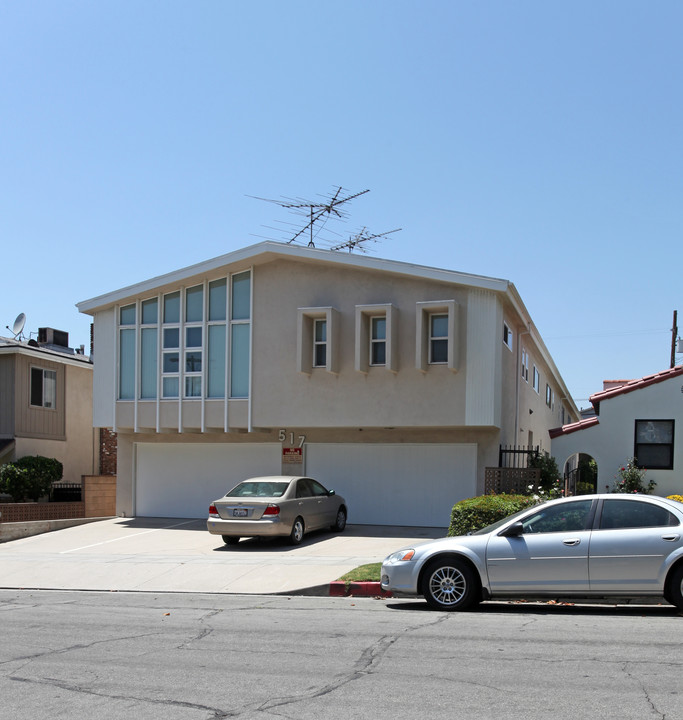 517 E Cedar Ave in Burbank, CA - Building Photo