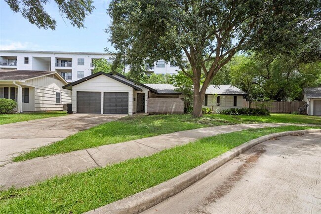 property at 5422 Lincrest Ln
