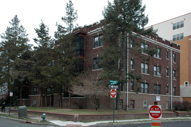 31 The Cres in Montclair, NJ - Foto de edificio - Building Photo