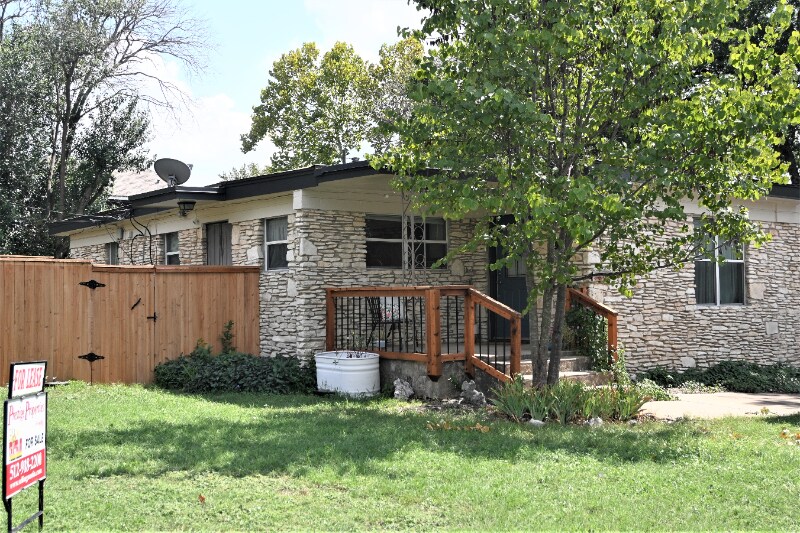 7617 Watson St in Austin, TX - Foto de edificio