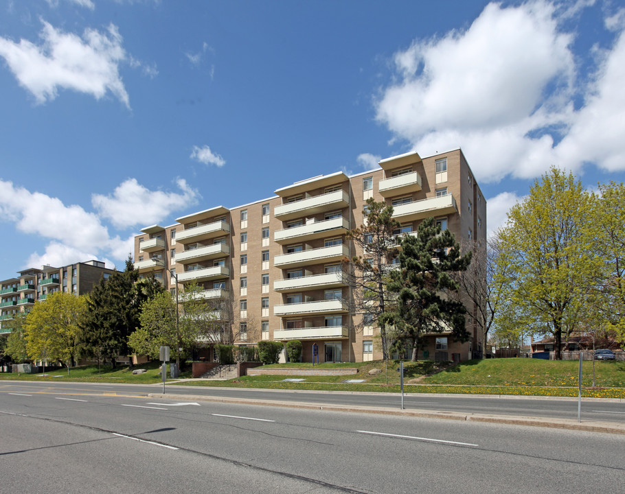 York Mills Place in Toronto, ON - Building Photo