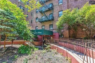 165 Vroom St, Unit 311 in Jersey City, NJ - Foto de edificio - Building Photo