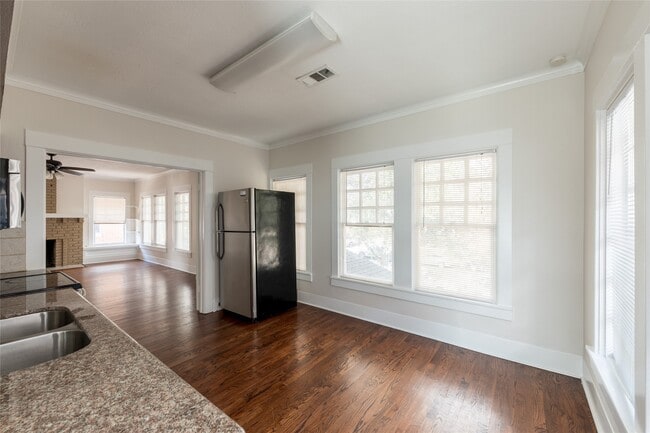 property at 608 Avondale St