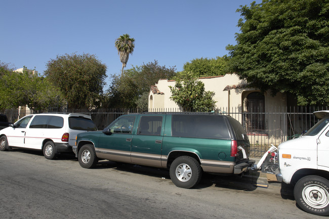 714-16 Manhattan Pl in Los Angeles, CA - Building Photo - Building Photo