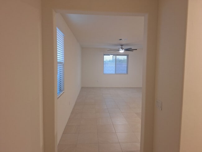 945 W Calle Alta Curva in Tucson, AZ - Building Photo - Building Photo