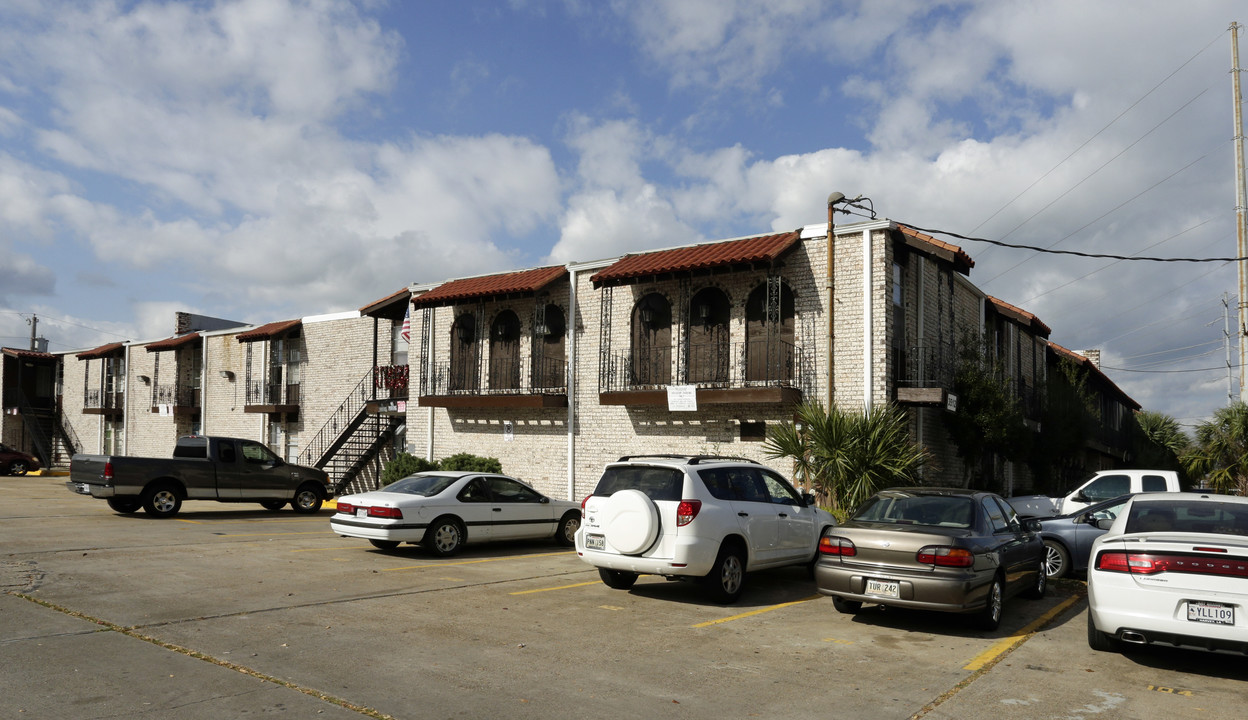 3512 N Arnoult Rd in Metairie, LA - Foto de edificio