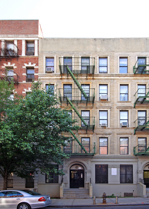 309 W 113th St in New York, NY - Building Photo