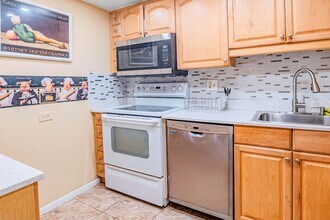 3710 Inverrary Dr, Unit 2S in Lauderhill, FL - Building Photo - Building Photo