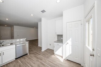 6802 Hobby Wind Ridge Dr in Houston, TX - Building Photo - Building Photo