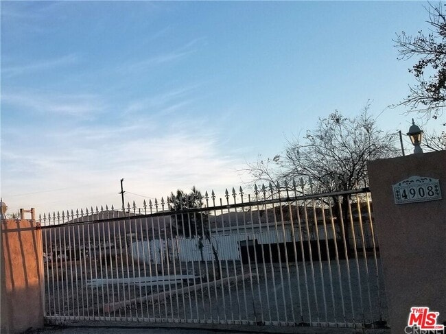 4908 Fort Tejon Rd in Palmdale, CA - Building Photo - Building Photo