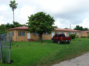 111 NW 76th St in Miami, FL - Building Photo - Building Photo