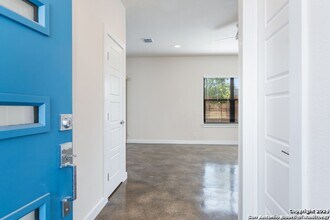 211 Utah St in San Antonio, TX - Building Photo - Building Photo