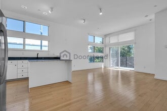 6 South Ct in Oakland, CA - Foto de edificio - Building Photo