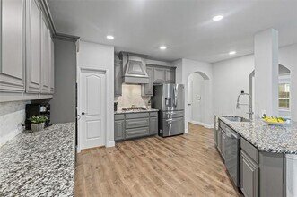 1013 Stockton Dr in Godley, TX - Building Photo - Building Photo