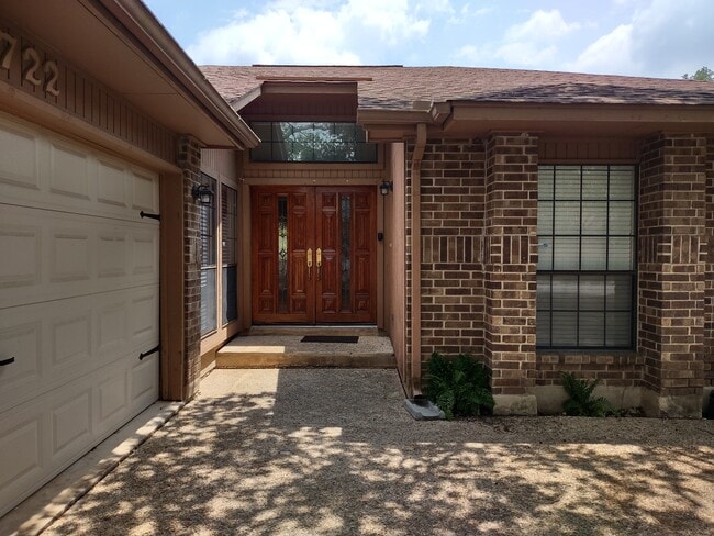 13722 Hunters Hawk in San Antonio, TX - Building Photo - Building Photo