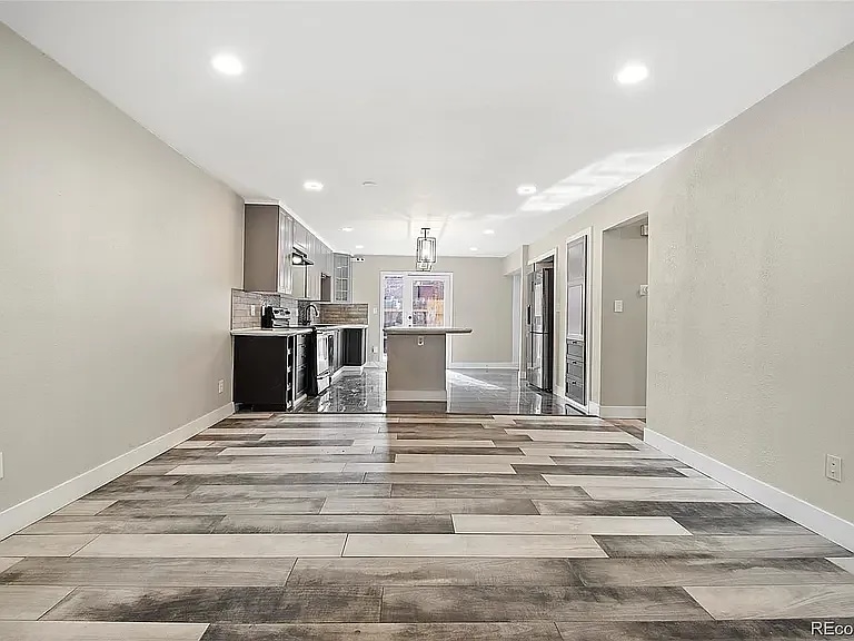 7050 W Cedar Ave, Unit 106 in Lakewood, CO - Building Photo