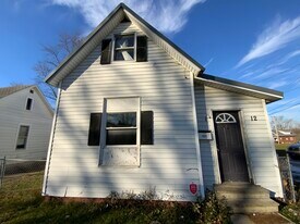 12 S Beard St in Danville, IL - Building Photo