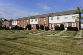 Arbor Crossing Apartments in Valparaiso, IN - Building Photo - Building Photo