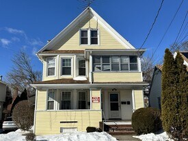 259 Clover St, Unit 259 Clover St in Stratford, CT - Building Photo