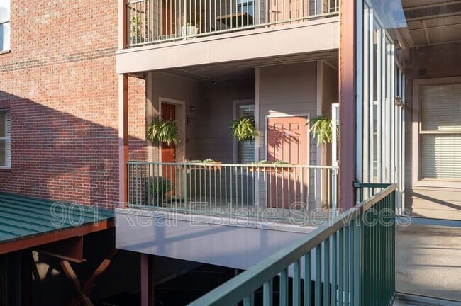 property at 21 Mina Ave