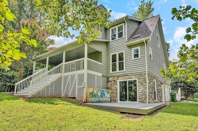 400 N Church Dr in Hardy, VA - Building Photo - Building Photo