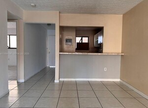 6055 W 19th Ave in Hialeah, FL - Building Photo - Building Photo