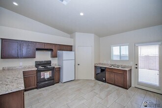 7357 E 39th St in Yuma, AZ - Building Photo - Building Photo