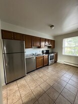 101 E Clayton Ave in Clayton, NJ - Building Photo