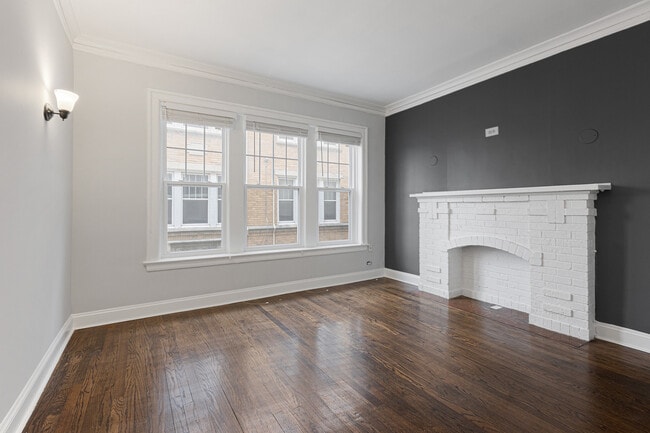 1100 W Glenlake Ave in Chicago, IL - Building Photo - Building Photo