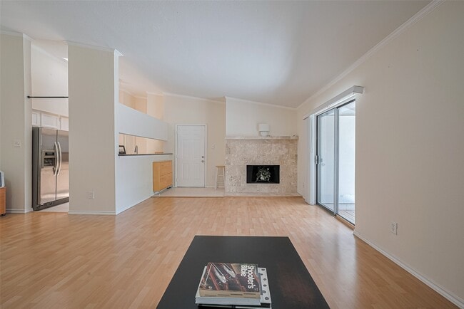 property at 2425 Augusta Dr