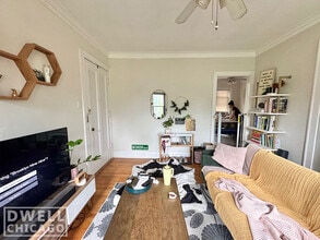 2125 W Giddings St, Unit 1R in Chicago, IL - Building Photo - Building Photo
