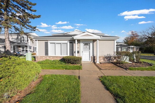 property at 1449 Quaker Ln