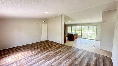 11758 E Old Oak Trail in Willis, TX - Building Photo - Building Photo