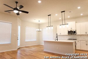 5843 Whitby Rd in San Antonio, TX - Foto de edificio