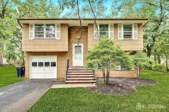 5 Pelmont Pl in Piscataway, NJ - Foto de edificio - Building Photo
